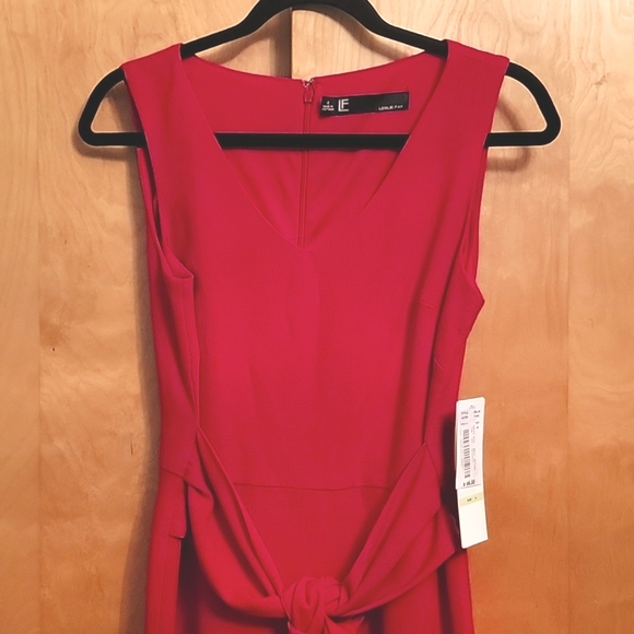 Leslie Fay Sleeveless Red Tie Waist Dress - Picture 2 of 8